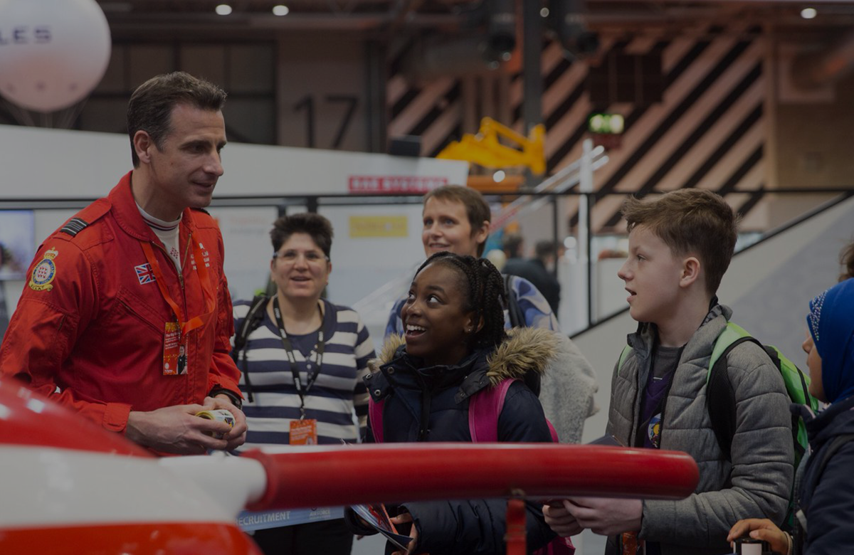 Red Arrows Pilot talking to kids