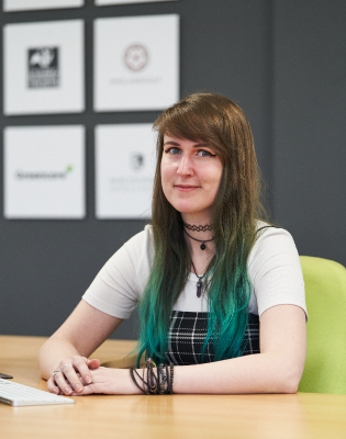 Robyn Duncan Senior Graphic Designer Ruddocks