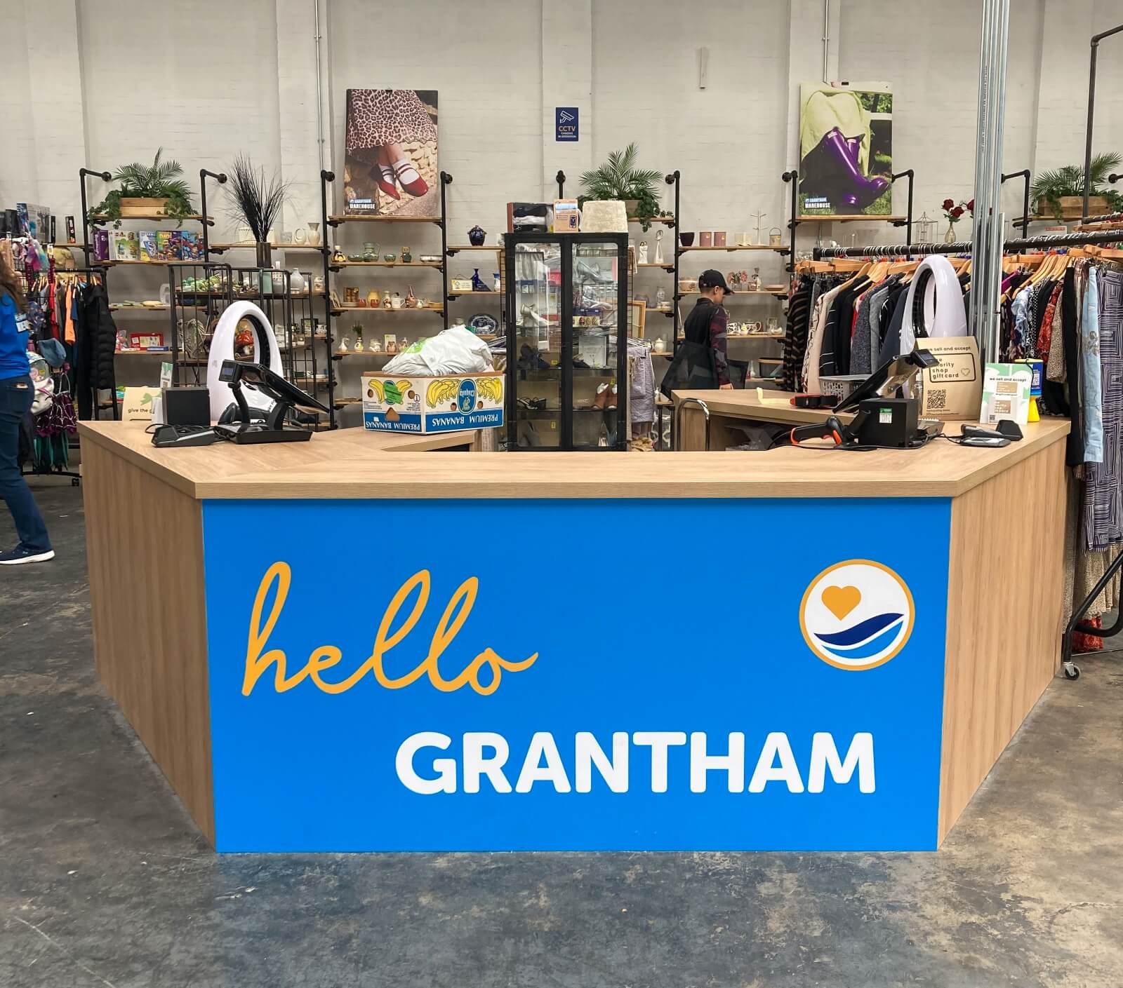 hello grantham warehouse sign produced by ruddocks
